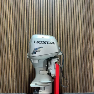2012 Honda 40 HP EFI outboard engine