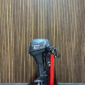 Yamaha 9.9 HP Highthrust Powertilt outboard engine